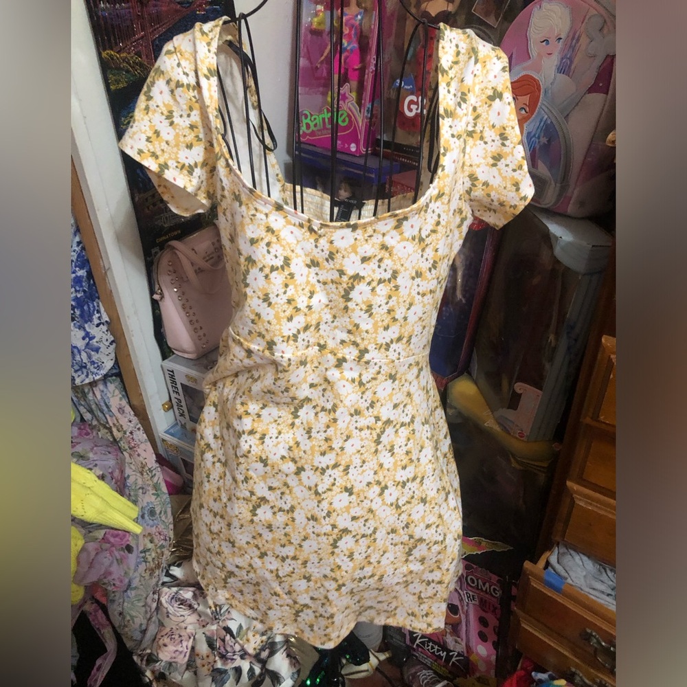 Super cute Floral skater dress 🌸